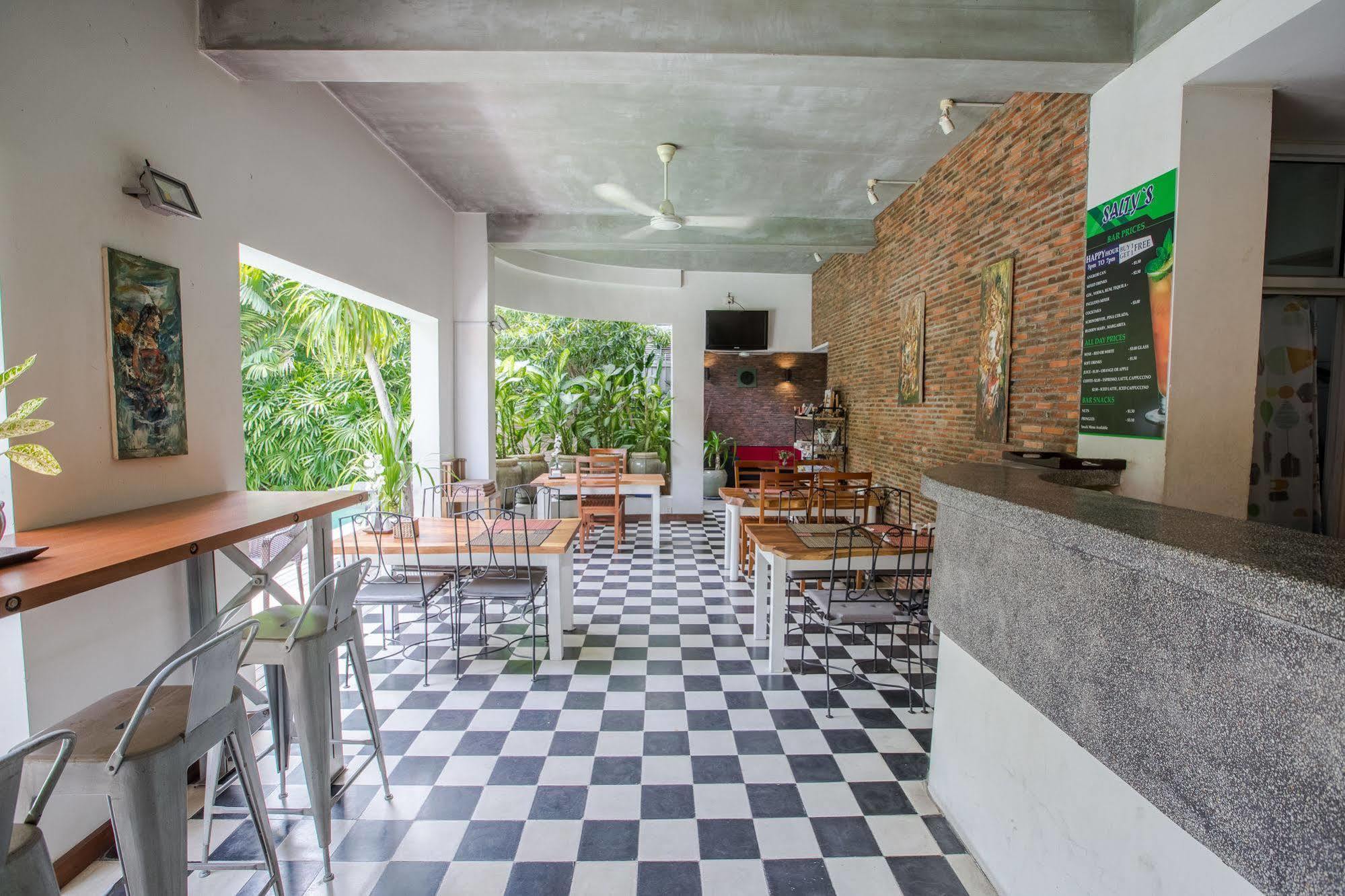 Casa Villa Independence Phnom Penh Exterior photo