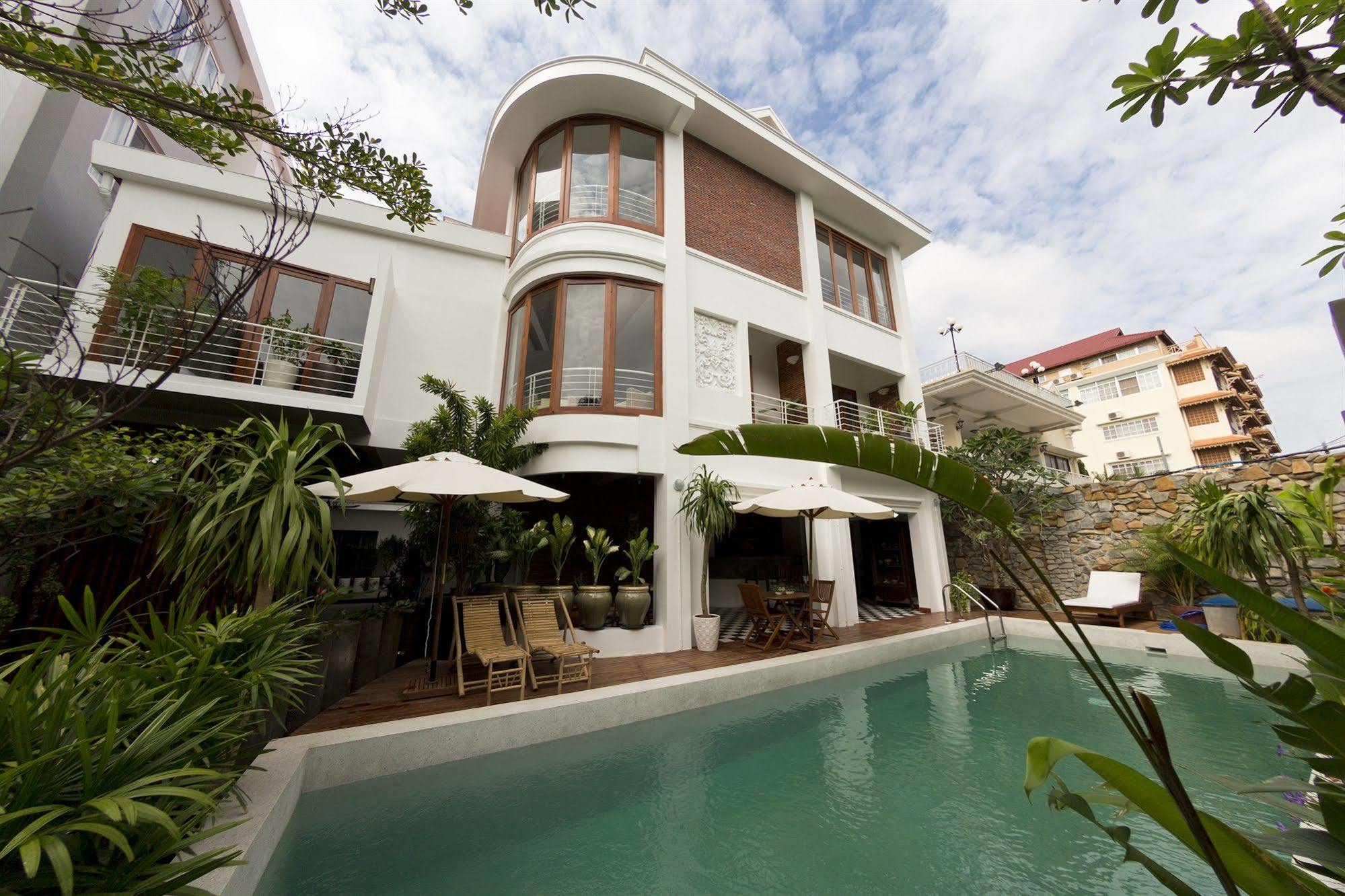 Casa Villa Independence Phnom Penh Exterior photo