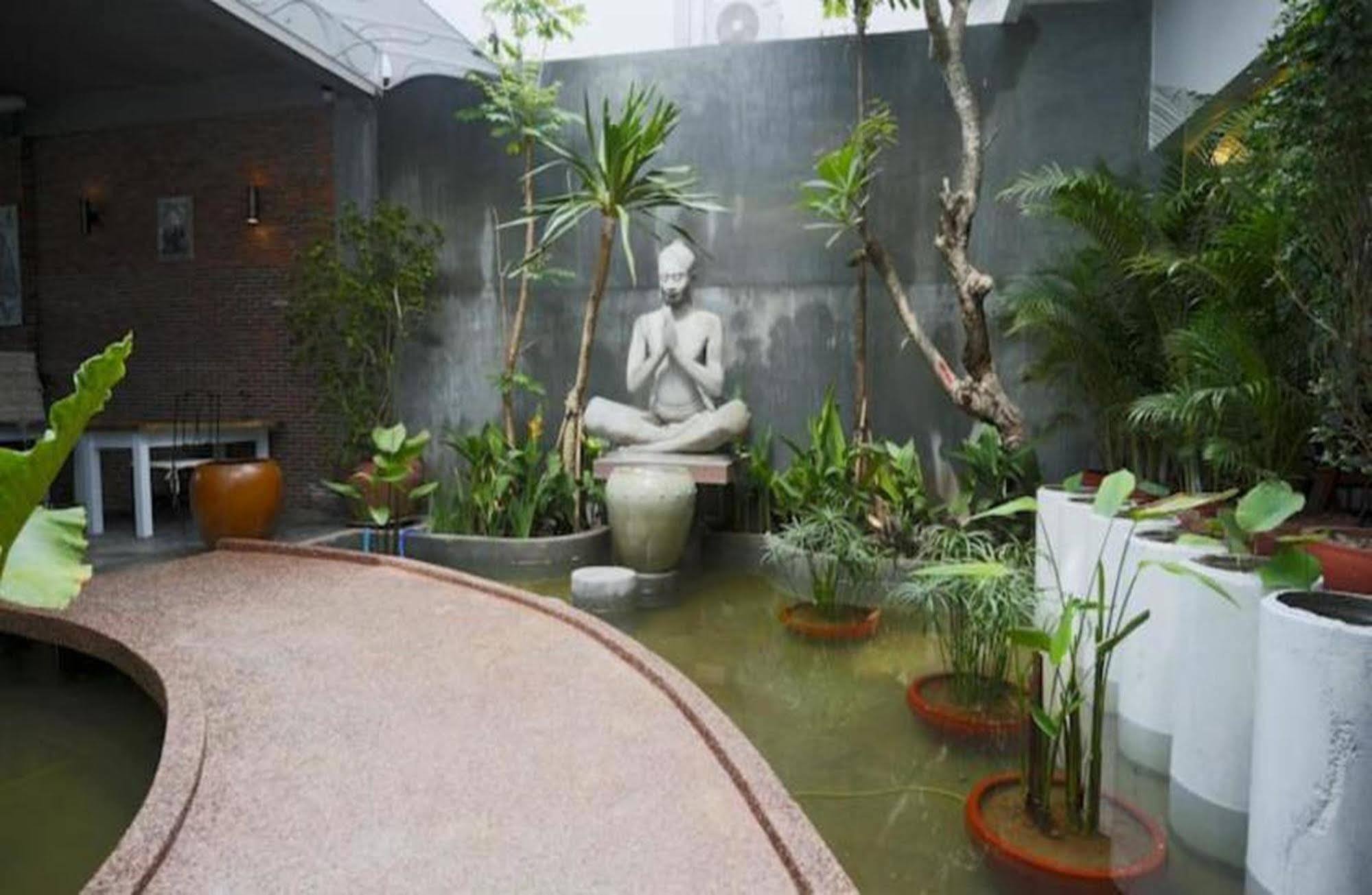Casa Villa Independence Phnom Penh Exterior photo